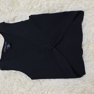Sincerely Jules Black Twist Front Crop Top